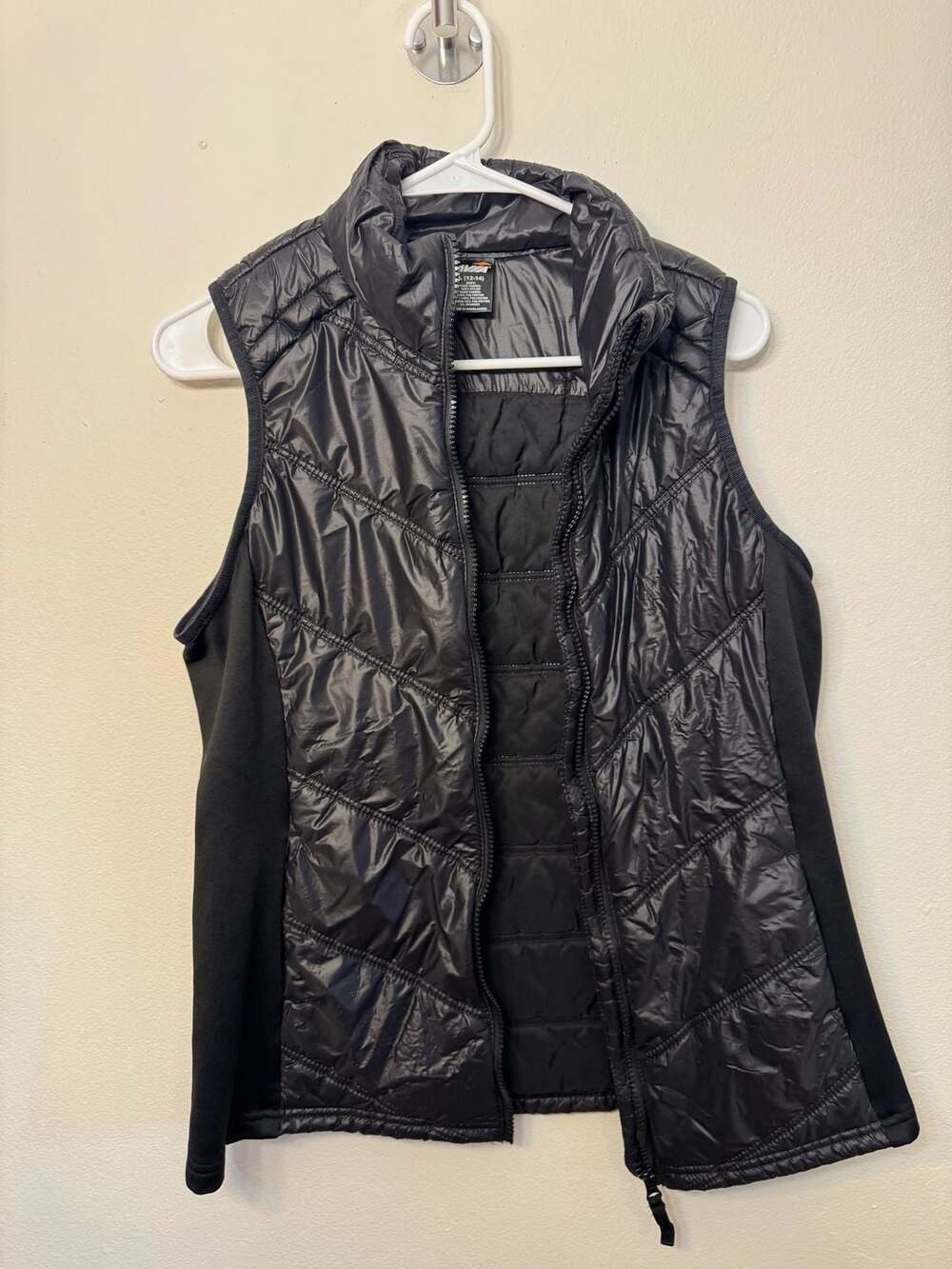 Avia Puffer Vest Women's Black Lightweight Packable Full Zip Outdoor -L 12/14 - Picture 3 of 5